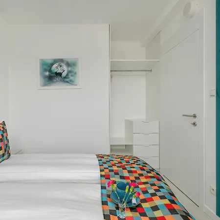 Pearl Turquoise Near The Sea With Free Parking By Renters *