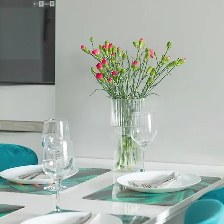 Pearl Turquoise Near The Sea With Free Parking By Renters