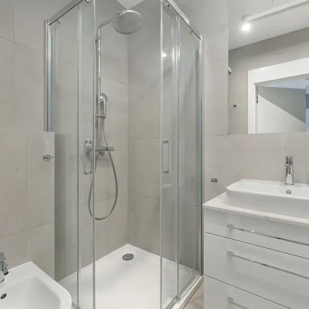 Apartment Pearl Turquoise Near The Sea With Free Parking By Renters