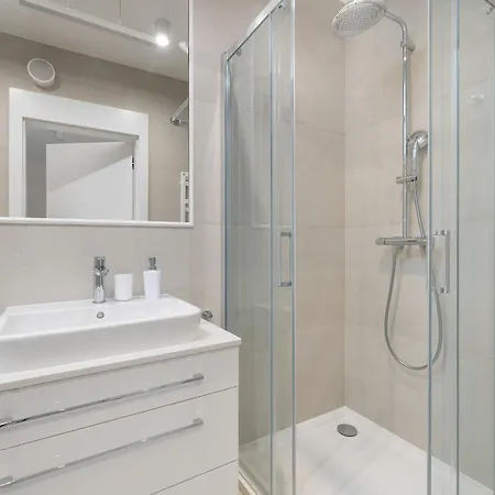 Apartment Pearl Turquoise Near The Sea With Free Parking By Renters